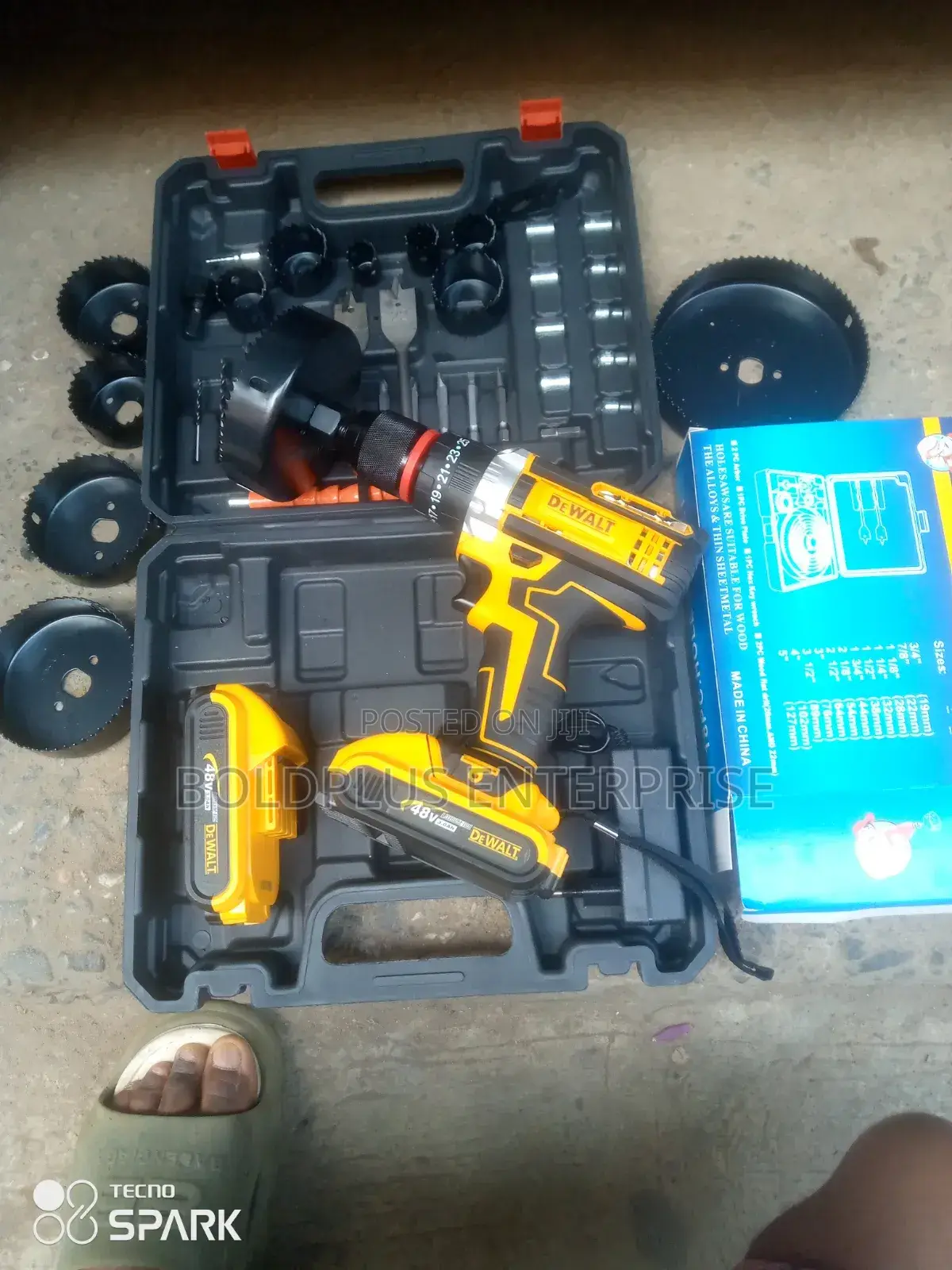 Dewalt 48 Volt Heavy Duty Hole Driller Machine