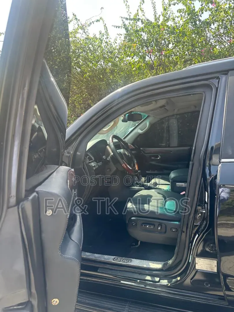 Lexus LX 2015 Black