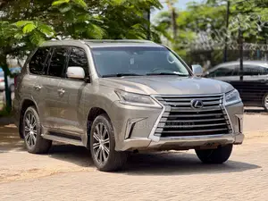 Lexus LX 570 (5 seats) AWD 2019 Gold