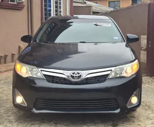 Toyota Camry XLE 4dr Sedan (2.5L 4cyl 6A) 2014 Black