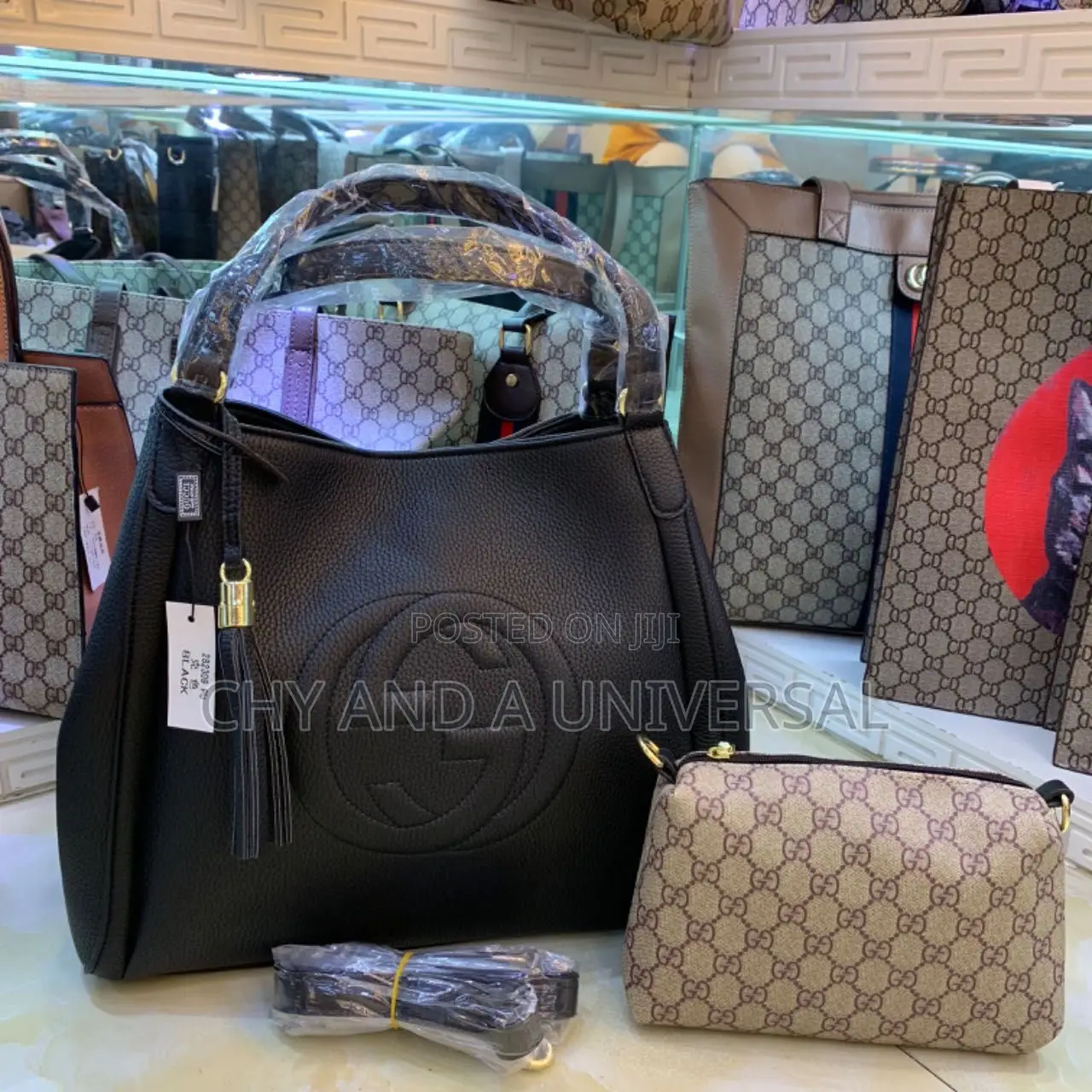 Gucci 2 in 1 Handbag With Adjustable Strap