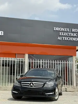 Mercedes-Benz C300 Sport 4Matic Sedan AWD (3.5L 6cyl 7A) 2014 Black
