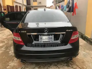 Mercedes-Benz C300 Luxury 4Matic Sedan AWD (3.0L 6cyl 7A) 2011 Black