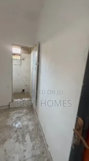 Studio Apartment in Pedro, Ebute Metta for rent