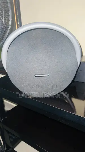 Harman Kardon Onyx Studio 8