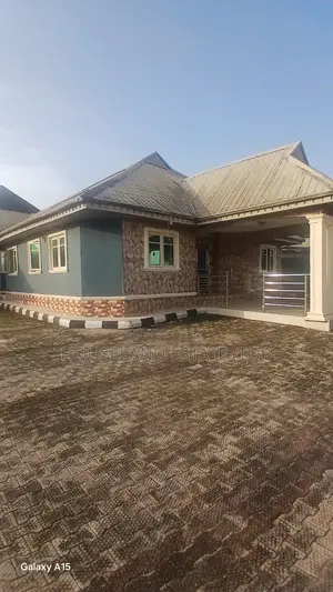 Furnished 3bdrm Apartment in Houseland Real, Benin City for rent