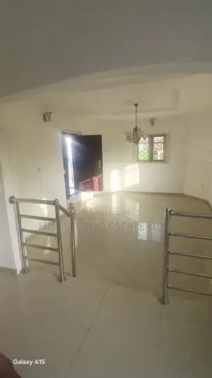 Furnished 3bdrm Apartment in Houseland Real, Benin City for rent