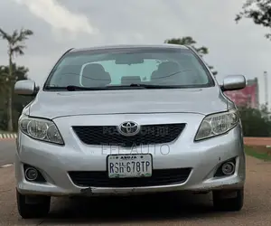 Toyota Corolla 2010 Silver