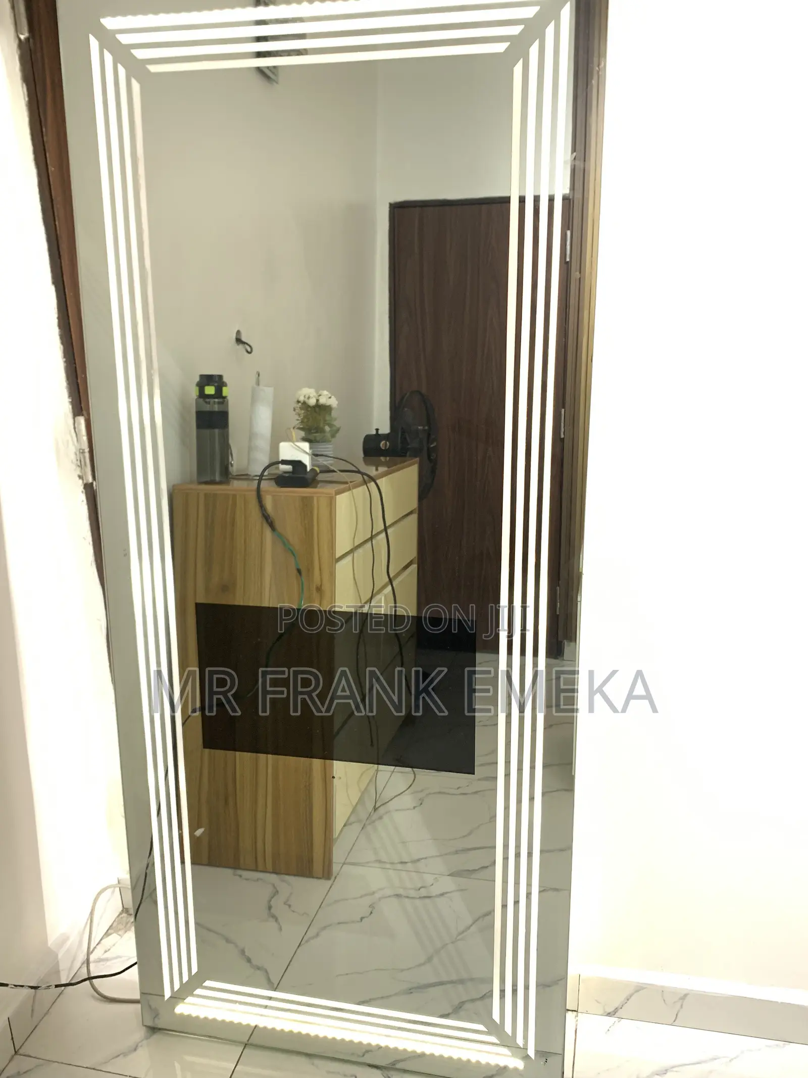 Salon Mirror With TV and Led Light