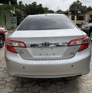 Toyota Camry Hybrid XLE 2012 Silver