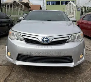 Toyota Camry Hybrid XLE 2012 Silver