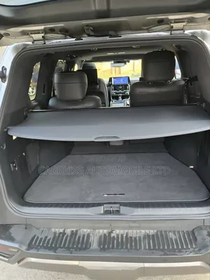 Lexus LX 600 2023  Gold 