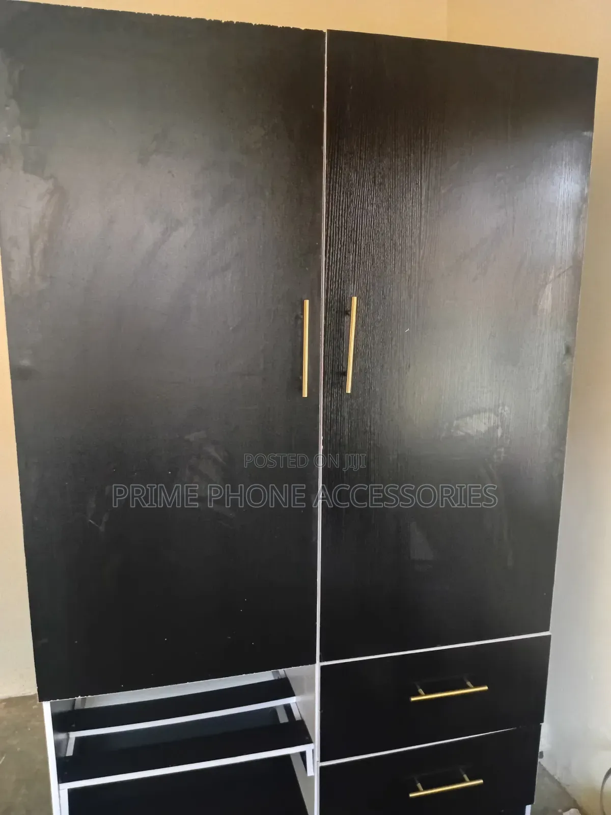 Wardrobe Used