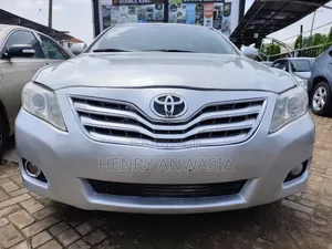 Toyota Camry XLE 4dr Sedan (2.4L 4cyl 5A) 2009 White