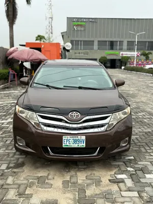 Toyota Venza AWD 2011 Brown