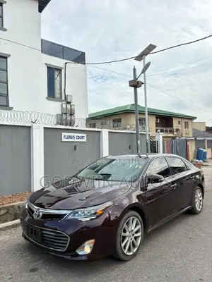 Toyota Avalon XLE Premium Sedan FWD (3.5L 6cyl 6A) 2013 Burgundy