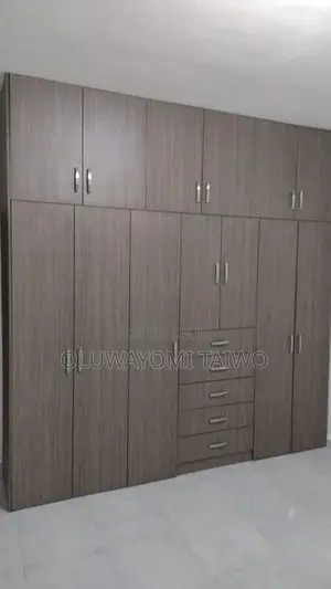H D F Wardrobe