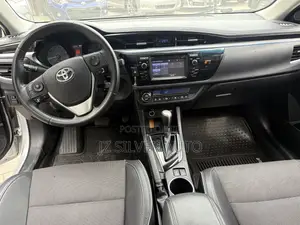 Toyota Corolla S 4dr Sedan (1.8L 4cyl CVT) 2015 Silver