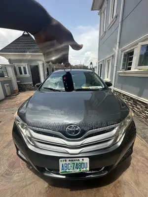 Toyota Venza V6 AWD 2010 Gray