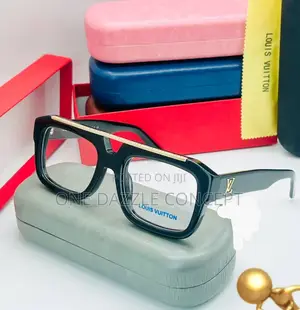 Louis Vuitton Luxury Square Optical Frame