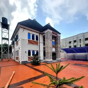 5bdrm Duplex in Shell Co Operative for sale