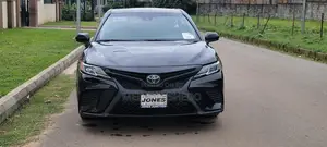 Toyota Camry SE FWD (2.5L 4cyl 8AM) 2018 Black