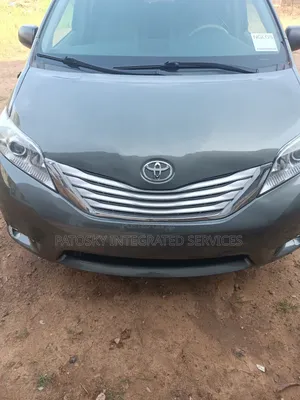 Toyota Sienna 2014 Green