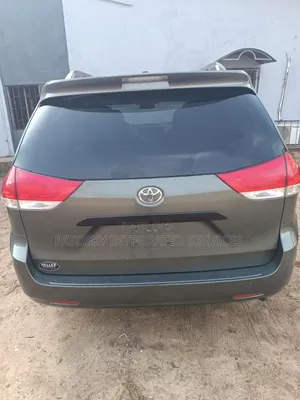 Toyota Sienna 2014 Green