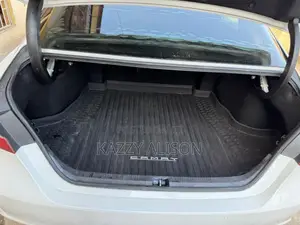 Toyota Camry XSE (2.5L 4cyl 8A) 2019 White