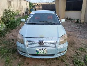 Toyota Avensis 2004 Blue