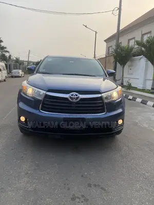 Toyota Highlander 2015 Blue