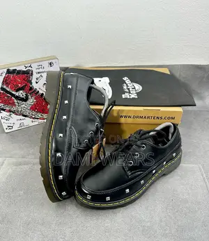 Dr Martens Stud