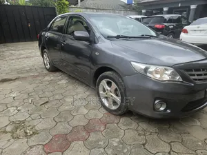 Toyota Corolla LE 4dr Sedan (1.8L 4cyl 4A) 2012 Beige