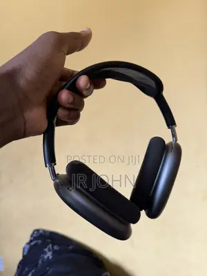 Dubai Version Apple Airpod Max With Smart Case