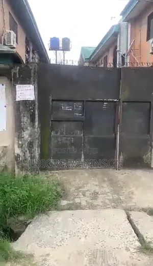19bdrm Duplex in Bendel Estate, Warri for sale