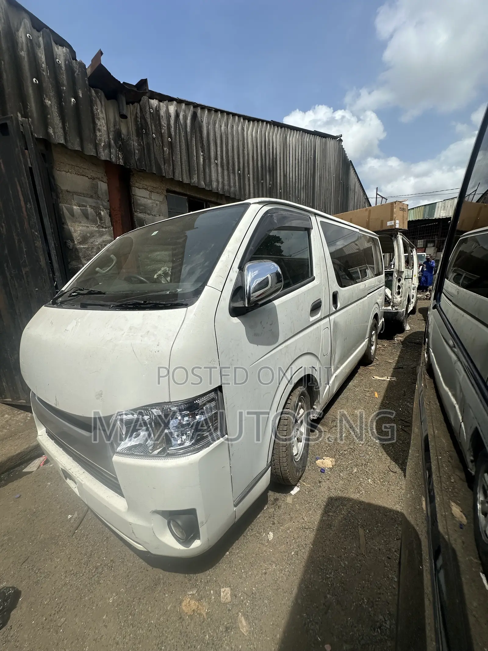 Toyota HiAce 2010 White
