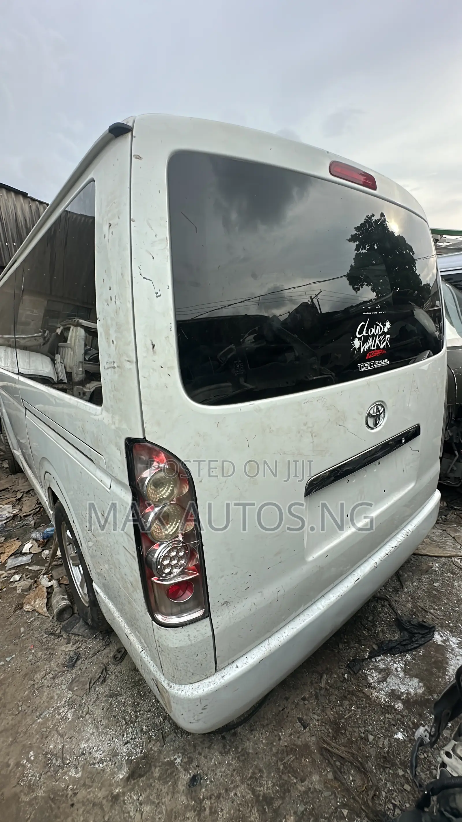 Toyota HiAce 2010 White