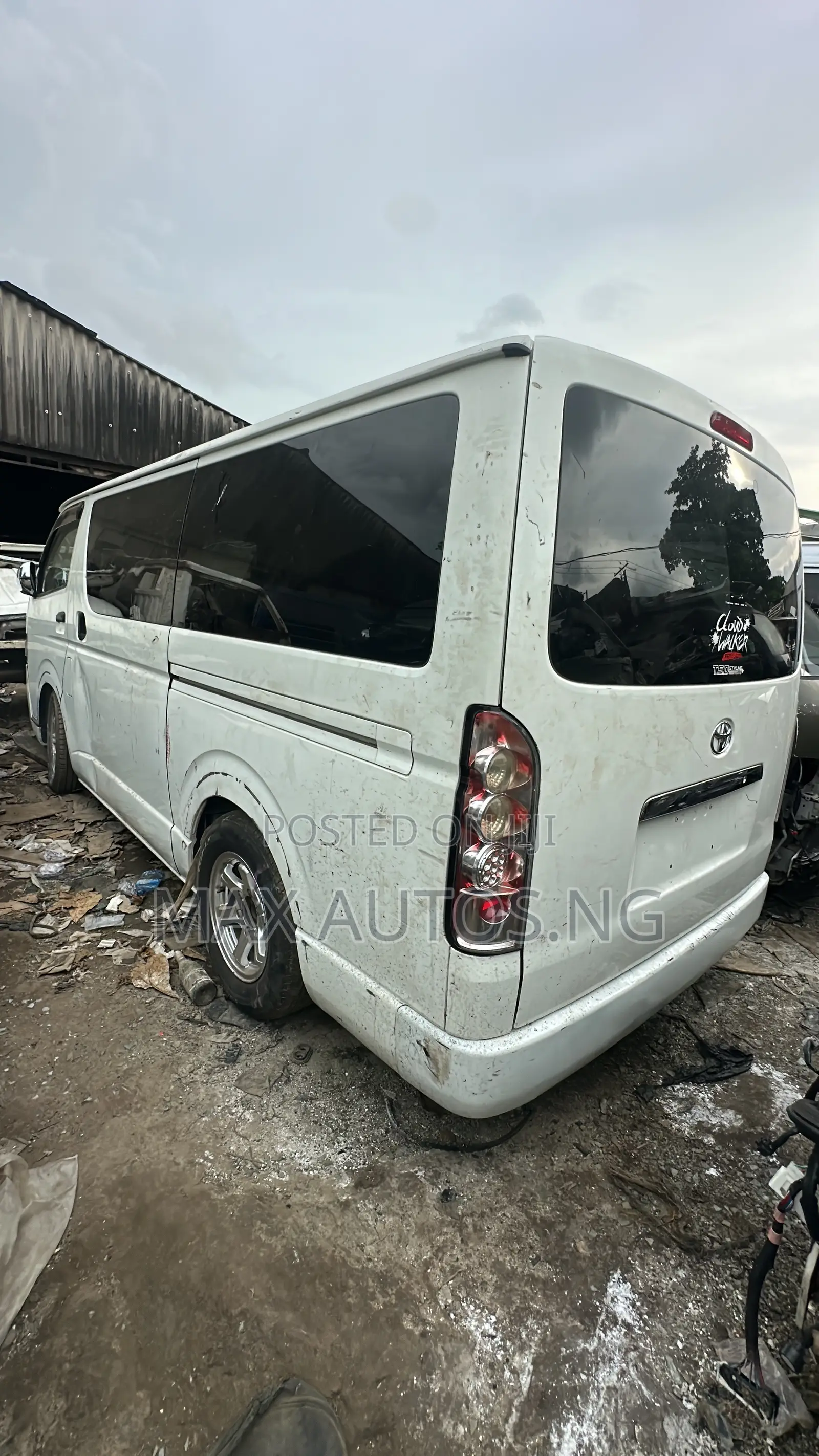 Toyota HiAce 2010 White