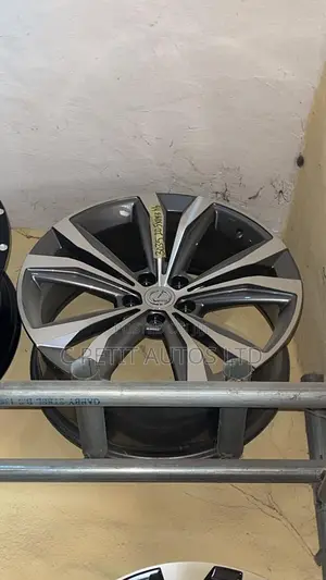 Size 20 Rim for Lexus 350 (Another Design)