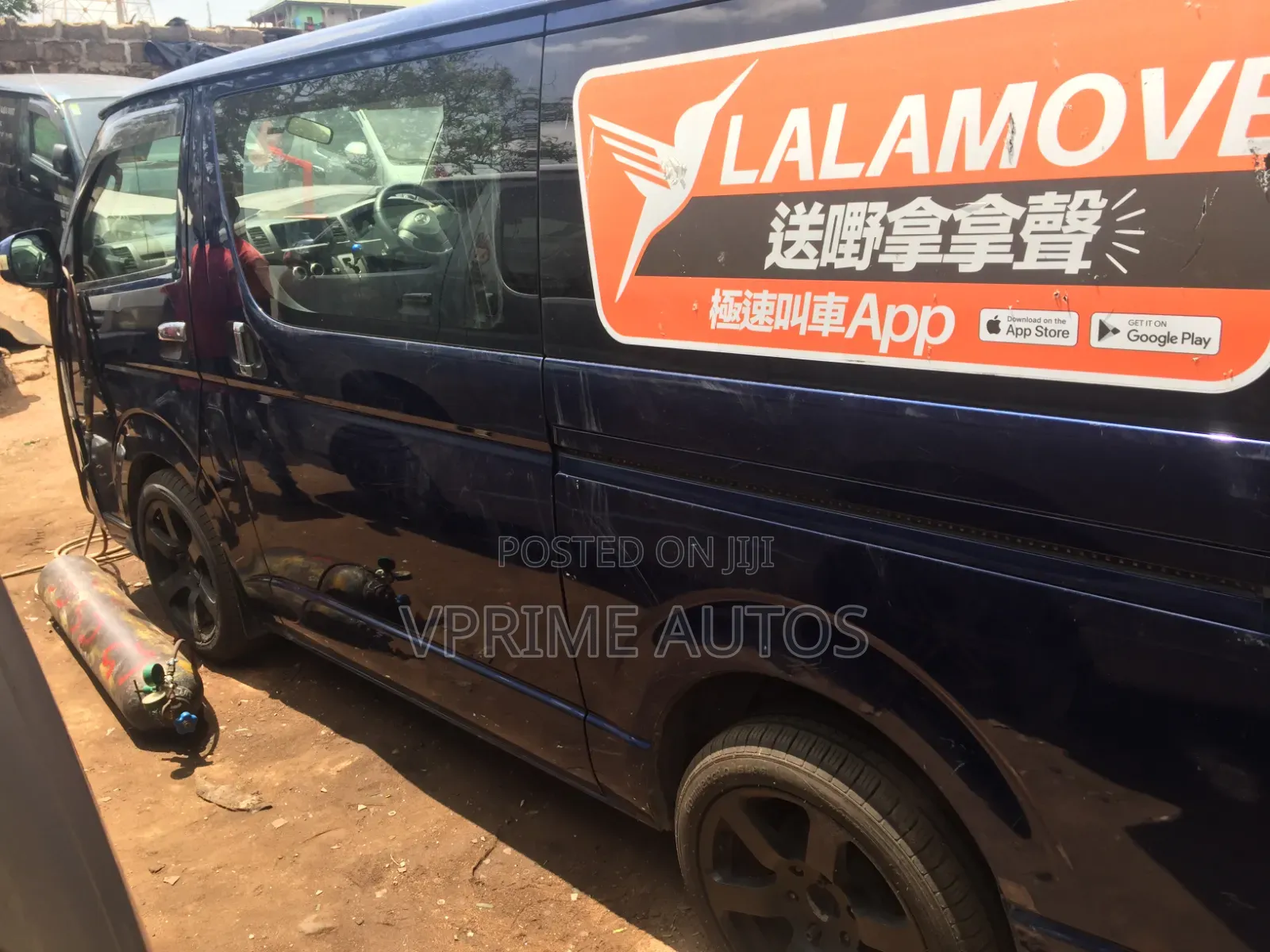 Toyota HiAce 2012 Blue
