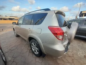Toyota RAV4 Limited V6 4x4 2008 Gold