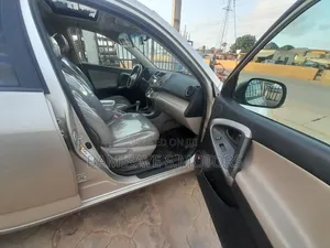 Toyota RAV4 Limited V6 4x4 2008 Gold