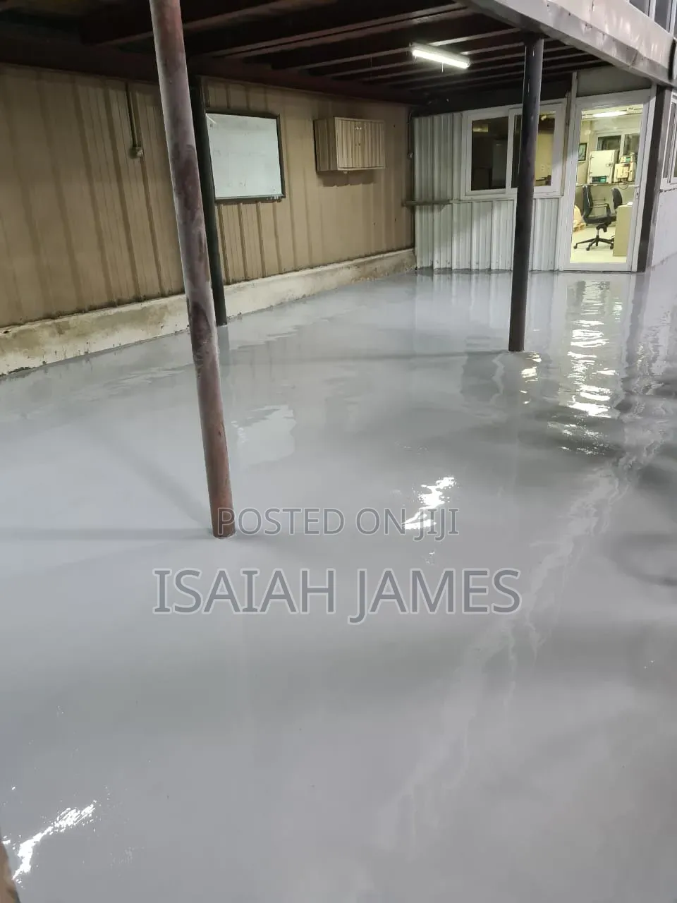 Neat Finishing Epoxy Flooring
