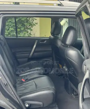 Toyota Highlander SE 2010 Black