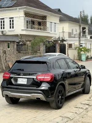 Mercedes-Benz GLA 250 2015 Black