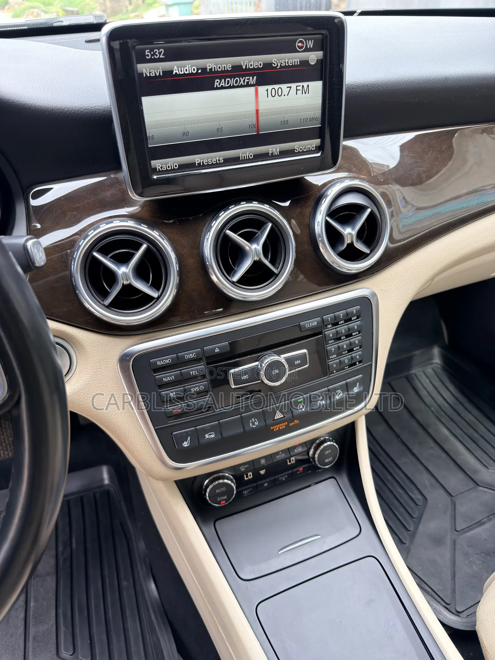 Mercedes-Benz GLA 250 2015 Black