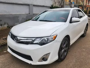 Toyota Camry LE 4dr Sedan (2.5L 4cyl 6A) 2013 Red
