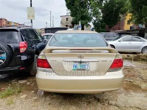 Toyota Camry LE 4dr Sedan (2.4L 4cyl 5A) 2006 Gold