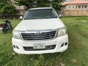 Toyota Hilux 2012 White