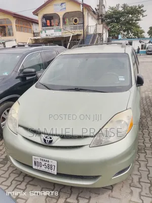 Toyota Sienna LE 8 Passenger 2010 Green